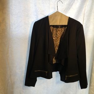 Woman’s Black Jacket Leopard Print Liner XL